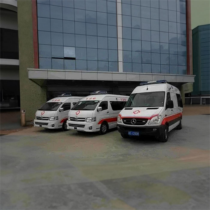 河南中原区租私人救护车转院到郑大五附院 救护车出租价格表多少钱