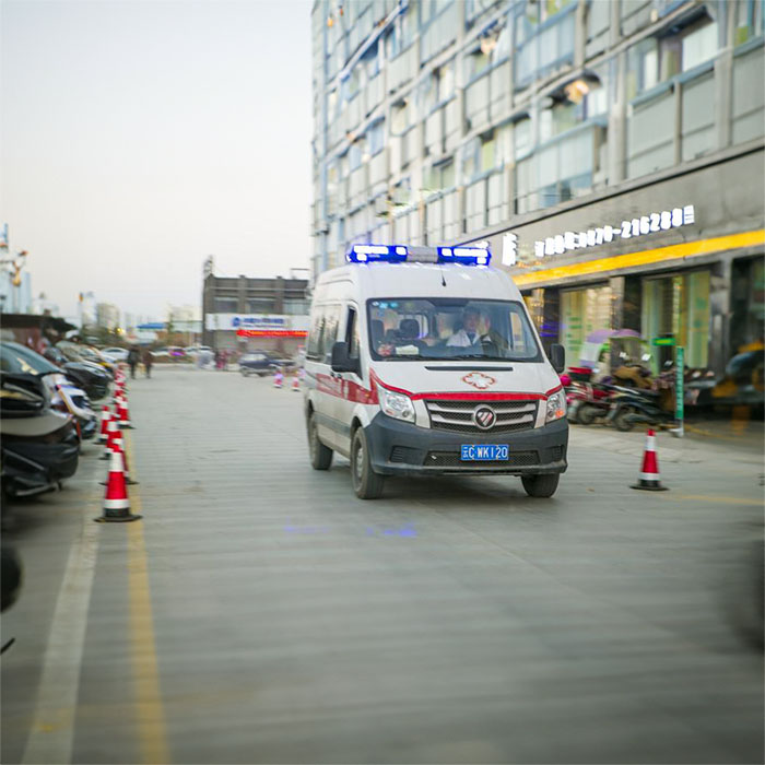 河南郑州本地120私人救护车租赁到河南省濮阳市人民医院 救护车出租多少钱