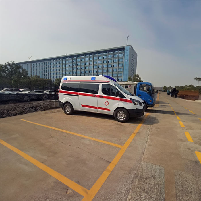 郑州新密市租私人救护车到解放一六O医院 哪里有私家救护车出租