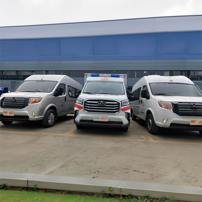 郑州市二七私人救护车租赁到河南省河南科技大学附属医院 救护车出租车多少钱一公里