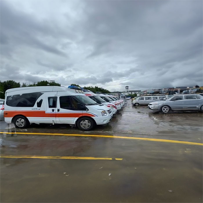 河南郑州二七区哪里有救护车租赁转院到新乡市封丘县呼吸机救护车出租