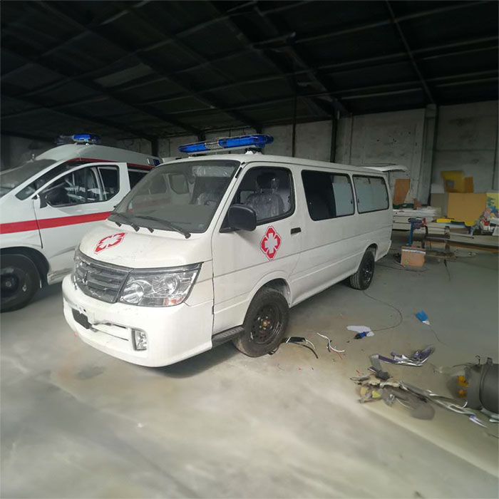河南郑州惠济租赁私家救护车到河南省新乡医学院附属医院 出租120救护车多少钱