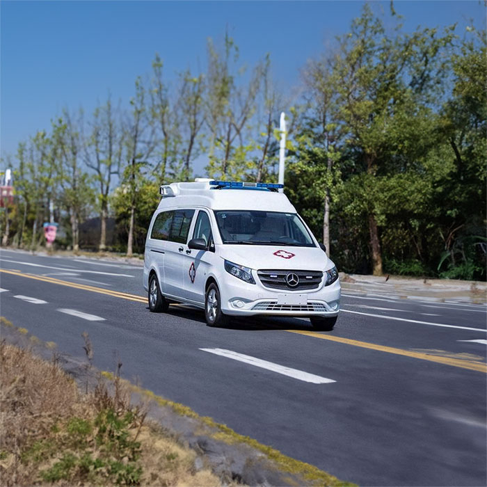 河南郑州荥阳租私家救护车转院到河南省郑州同济医院 哪里有正规救护车出租