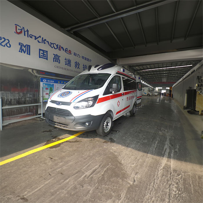 郑州市上街租赁正规救护车到河南省新乡医学院一附院 哪里能租到救护车出租