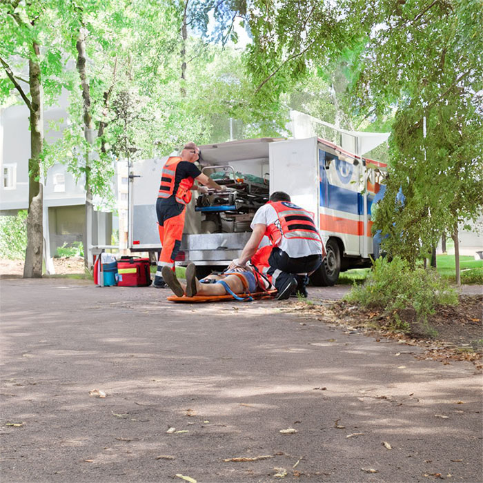 河南郑州荥阳租赁私人救护车转运到中国第四六Ｏ医院 出租救护车哪里好