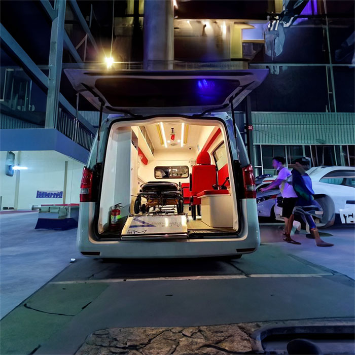 郑州中牟县出租急救车护送到河南科技大学附属医院 救护车出租车多少钱一公里