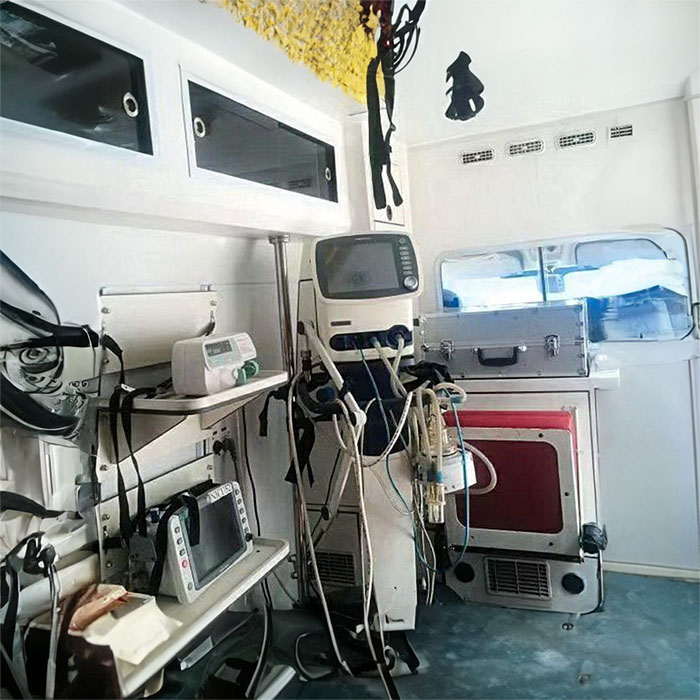 郑州管城区租赁私家救护车到河南省许昌市中心医院 出租转院救护车多少钱