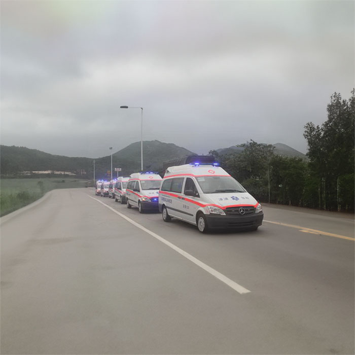 河南郑州市高新区租赁私人救护车到开封光大医院 出租救护车一般多少钱