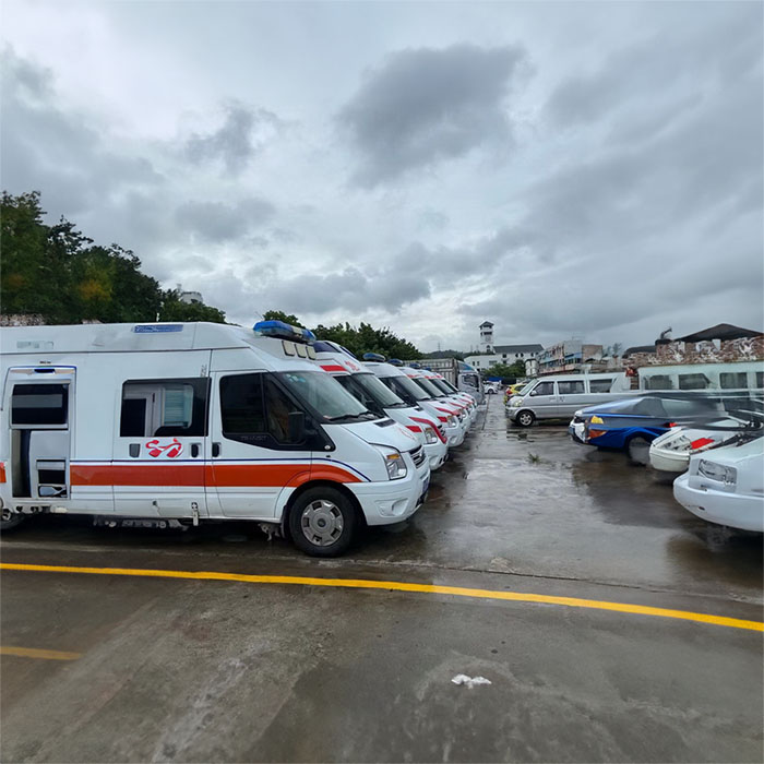 郑州金水预约私人救护车租赁到安阳地区人民医院 救护车出租需要多少钱
