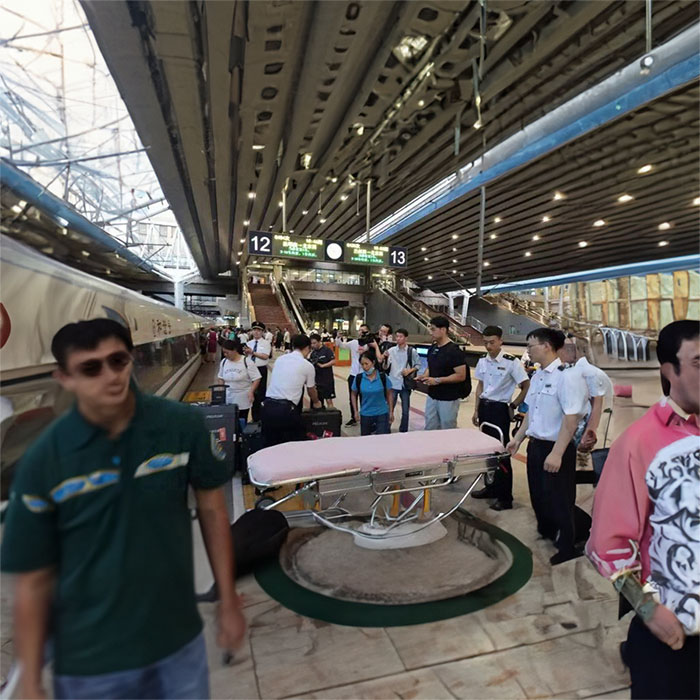 河南郑州市管城区租120私人急救车到河南省中国一六O医院 救护车出租 多少钱一辆