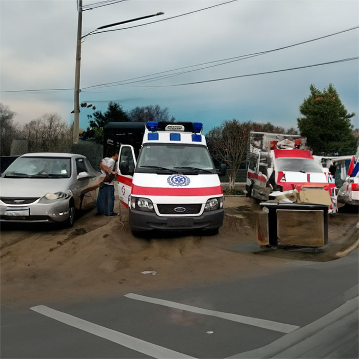 河南郑州市上街区120救护车到新乡市卫滨区救护车出租公司