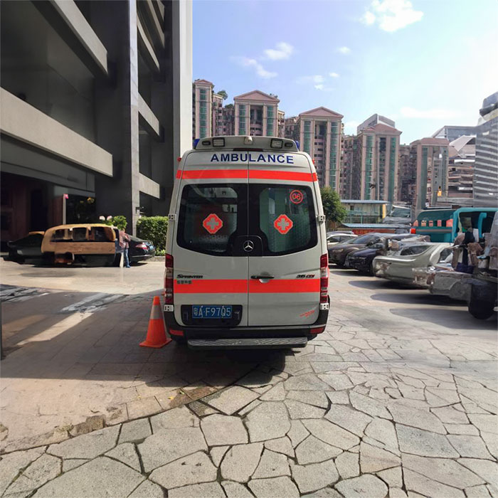 河南郑州周边医院救护车护送到驻马店市新蔡县专业救护车出租
