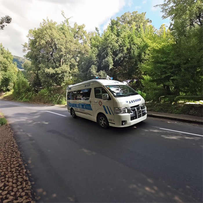 郑州金水预约私人救护车租赁到河南许昌市中心医院 救护车出租电话电话是多少