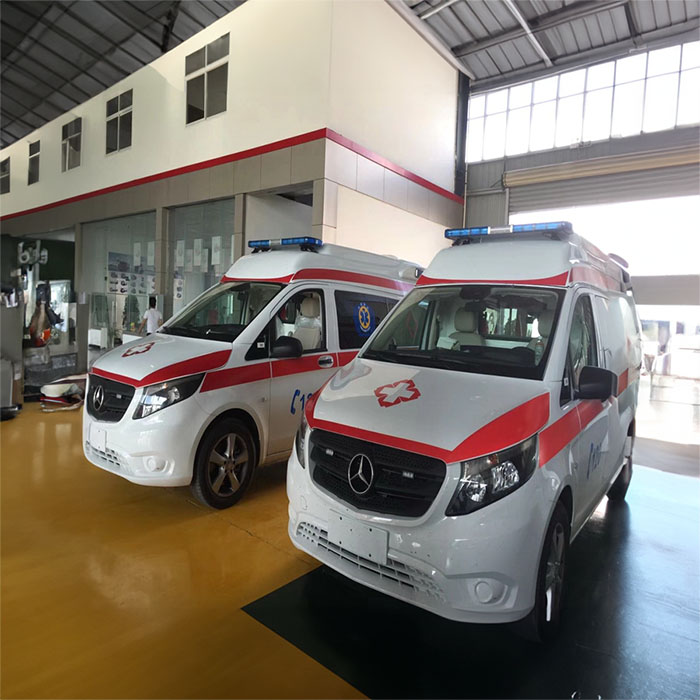 郑州巩义市租私家救护车转院到河南省新乡医学院一附院 出租120救护车多少钱