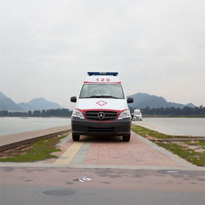 郑州上街区租私人急救车到河南河南大学附属人民医院 救护车出租价格大概多少钱一公里