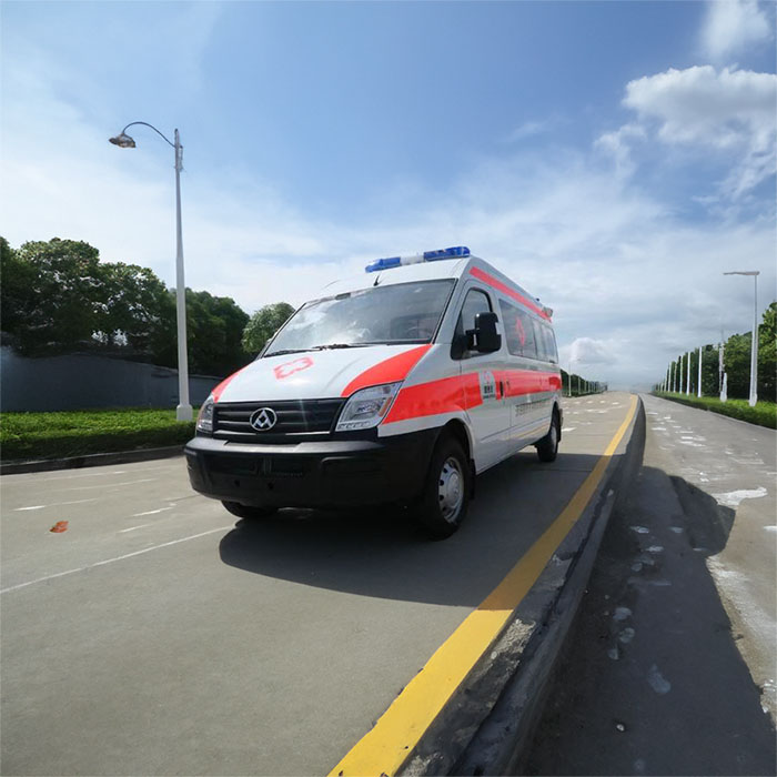 郑州惠济长途救护车出租转运到濮阳市台前县救护车100公里多少钱