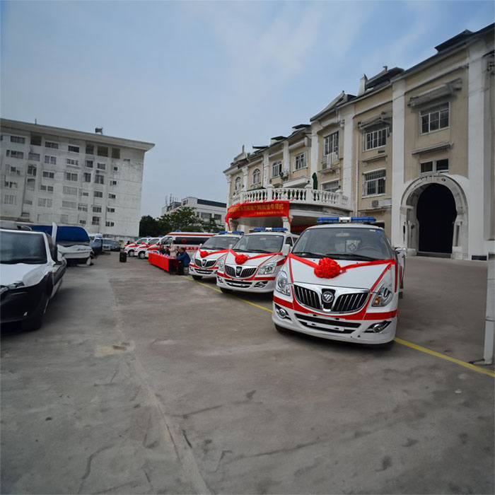 河南登封租私人急救车到河南省中国五二医院 哪里个体出租救护车便宜