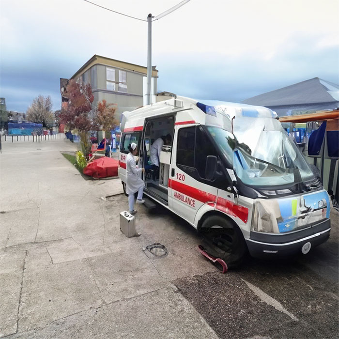 河南郑州市经开区租救护车到河南省妇幼保健院 出租120救护车多少钱一公里