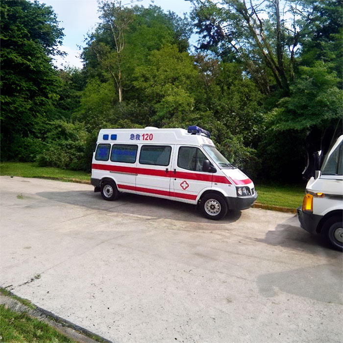 郑州本地救护车出租中心护送到焦作市沁阳市救护车租车收费标准