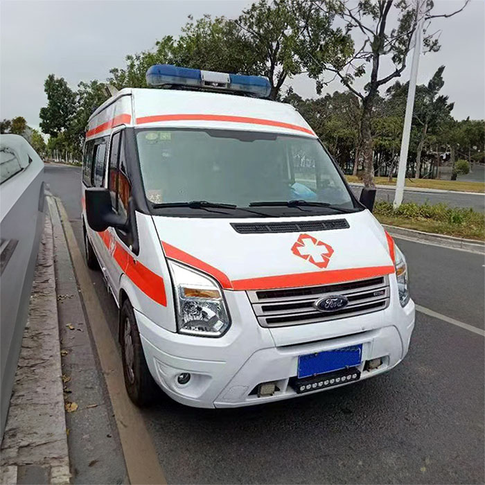 郑州本地租用私人救护车到河南河南科技大学附属医院 出租救护车多少钱