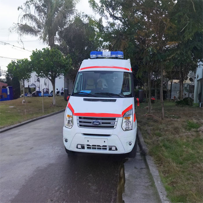高新区租用私人救护车护送到新乡医学院一附院 哪里有出租救护车的