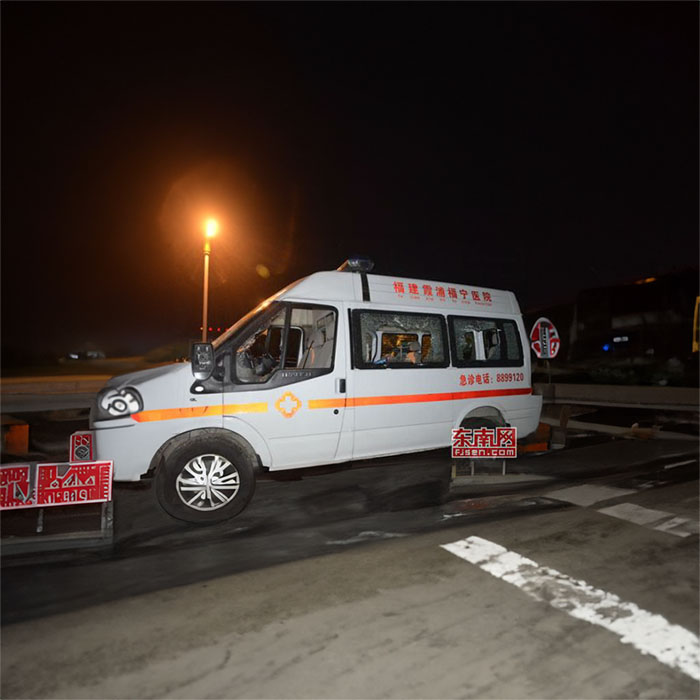 巩义市跨省救护车出租转院到新乡市红旗区救护车出租中心