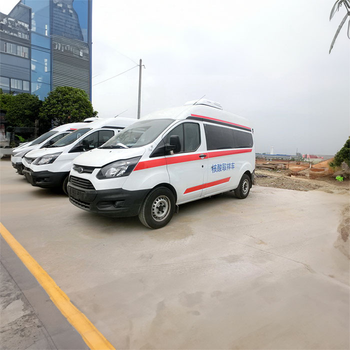 新郑租救护车护送到河南省周口地区人民医院 救护车出租转院多少钱