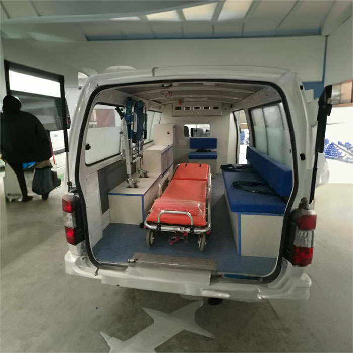 河南郑州市二七区跨省救护车转院到濮阳市濮阳县救护车出租