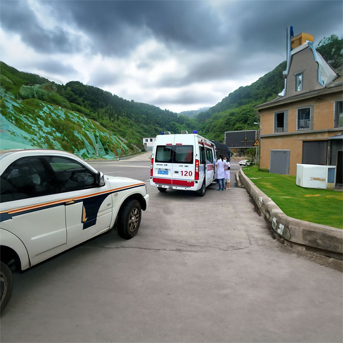 郑州市经开区长途救护车出租转运到商丘市救护车长途转运病人-救护车出租