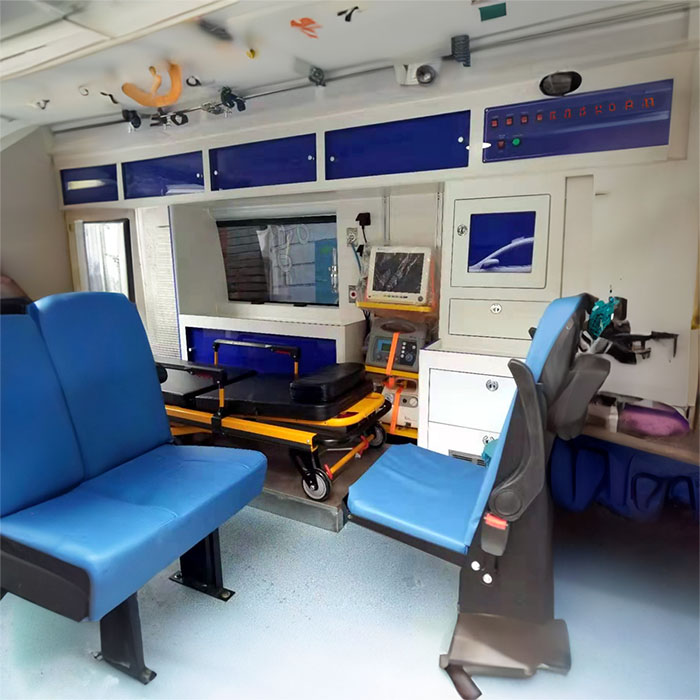 河南郑州市经开区私人救护车租赁到河南省漯河市人民医院 救护车出租一次多少钱