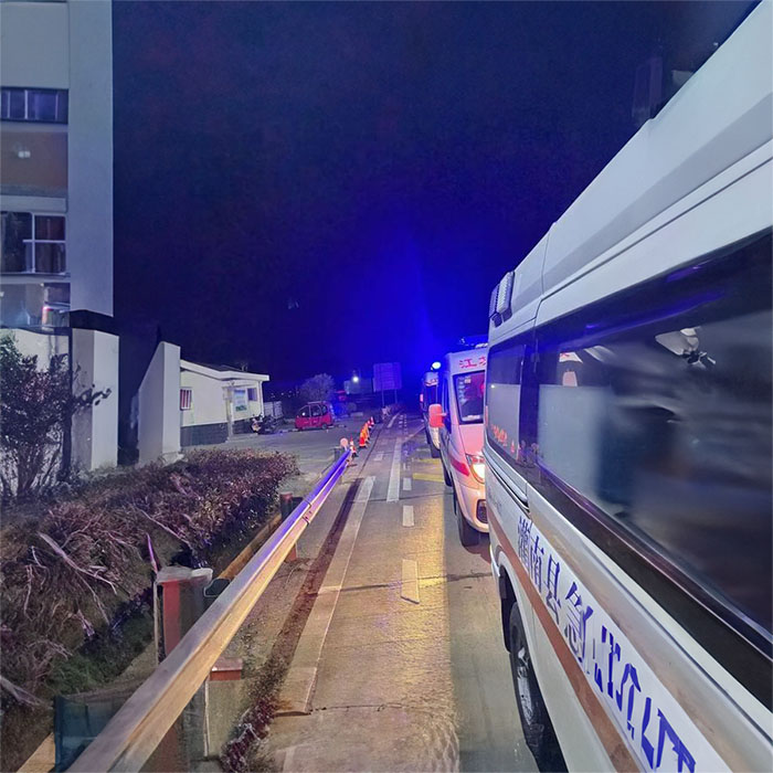 郑州市管城区租用私人救护车到河南省中原油田总医院 救护车出租每公里多少钱