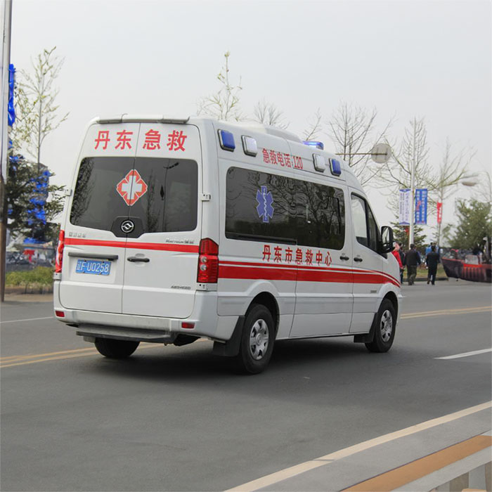 登封市出租急救车护送到河南省周口地区人民医院 出租一趟救护车多少钱