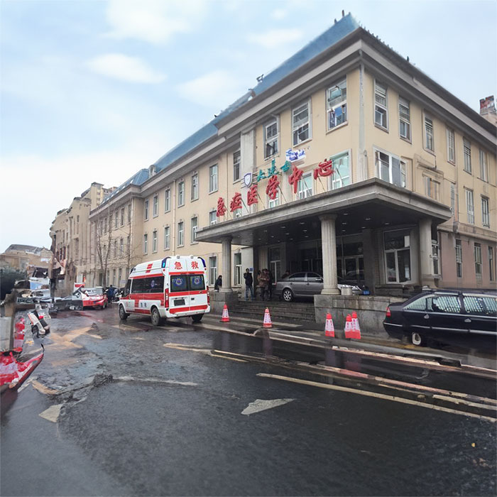 航空港正规救护车出租到平顶山市救护车出租中心