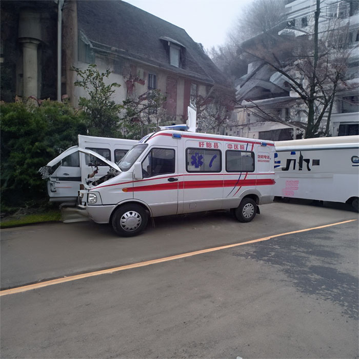 河南巩义市救护车出租公司护送到驻马店市平舆县救护车出租公司