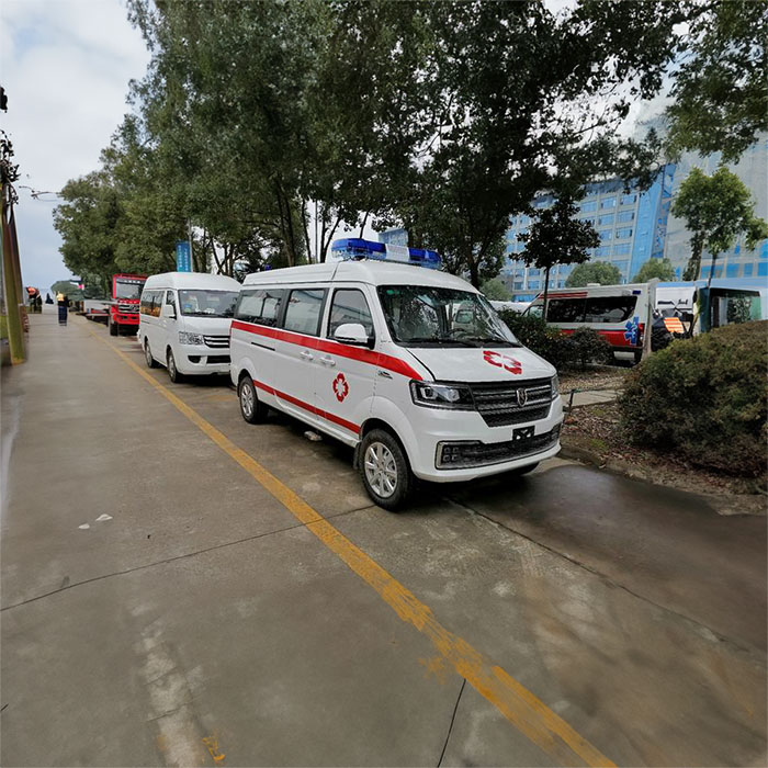 郑州市租私人救护车转院到河南省信阳地区人民医院 120救护车出租电话多少