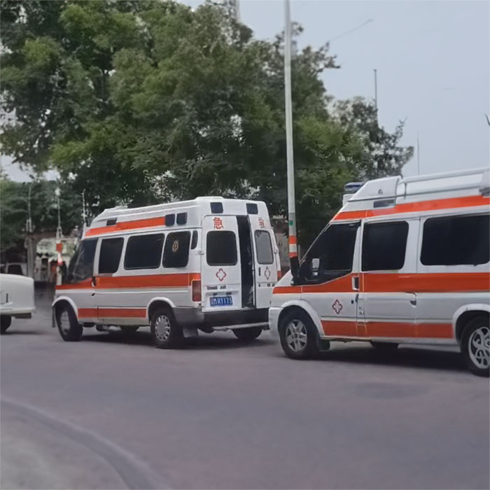 河南郑州市新郑跨省救护车出租租赁到周口市鹿邑县救护车 收费