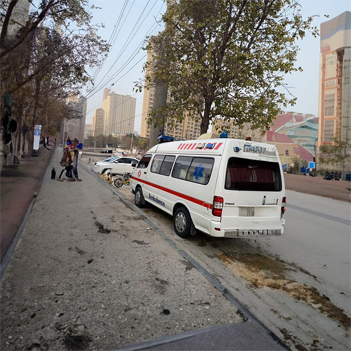 河南郑州经开区租赁正规救护车到河南省安阳市中心医院 出租救护车多少钱