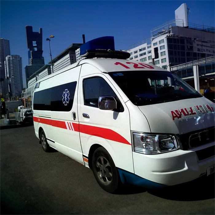 河南新郑正规救护车出租转运到漯河市临颍县救护车租赁