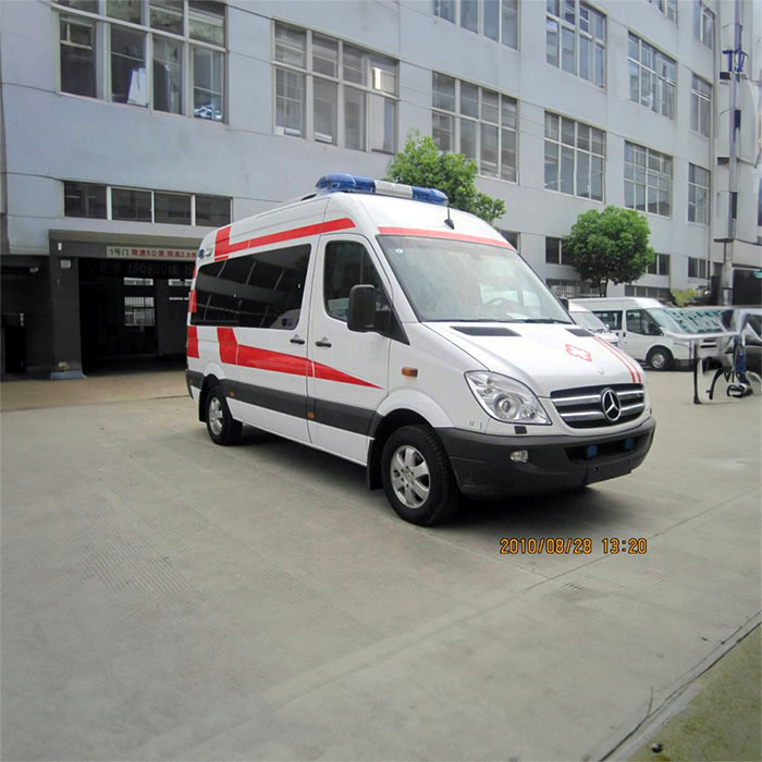 河南郑州郑东新区预约私人救护车租赁到信阳市中医院 救护车出租收费多少