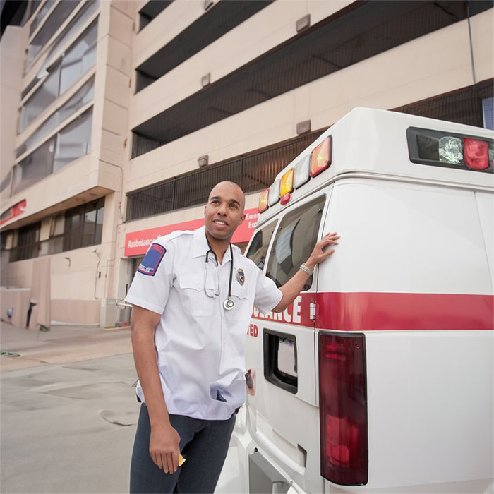 郑州市管城租私人急救车到河南新乡医学院附属医院 哪里出租救护车的