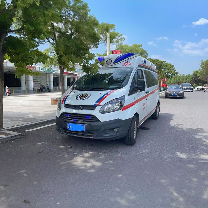 河南金水区租私人救护车转院到信阳地区中医院 包救护车跨省多少钱出租