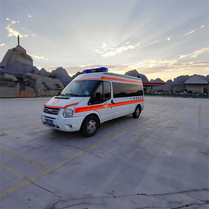 河南郑州上街租赁私家救护车转院到周口市中心医院 正规救护车出租电话多少