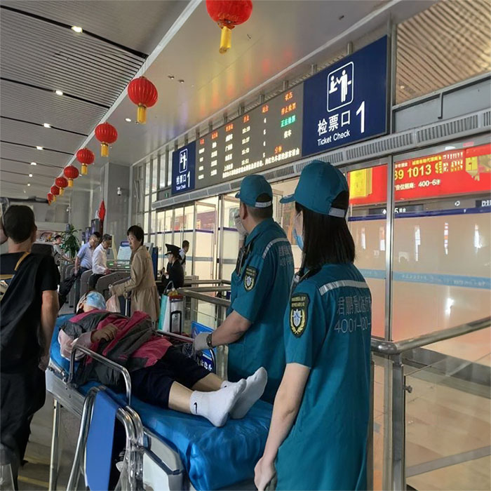 2023年郑州金水出院回老家到周口市鹿邑县救护车租赁电话