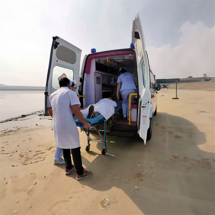 郑州新密跨省救护车出租转院到濮阳市台前县救护车要收费