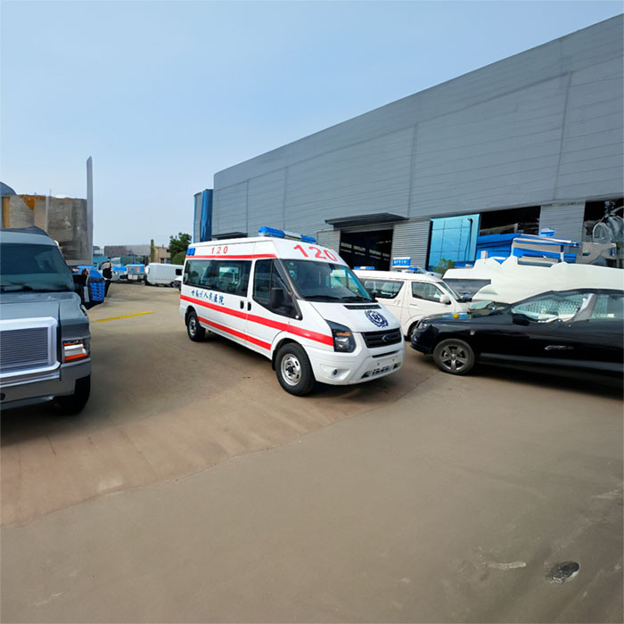 郑州市上街区租私人救护车到河南中医学院第二附属医院 救护车出租长途转院多少钱