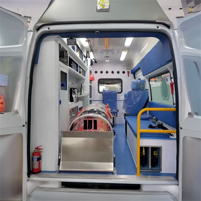 河南荥阳市跨省救护车租赁到漯河市市辖区120救护车出租