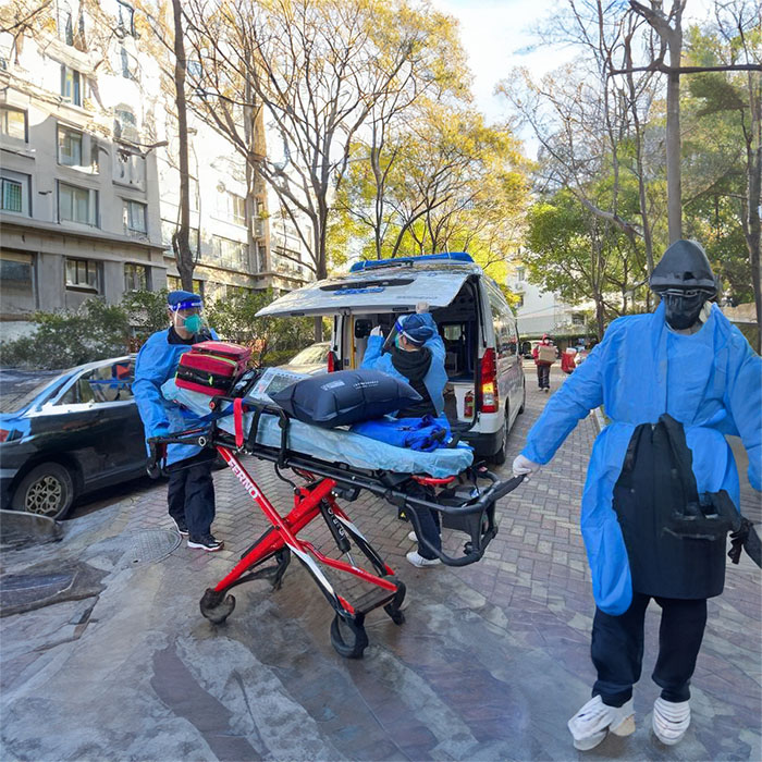 2023年河南郑州郑东新区病重回老家到鹤壁市淇滨区急救车出租电话号码