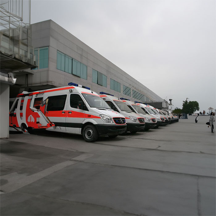 河南郑州二七私人救护车租赁到南阳市社旗县私人救护车出租