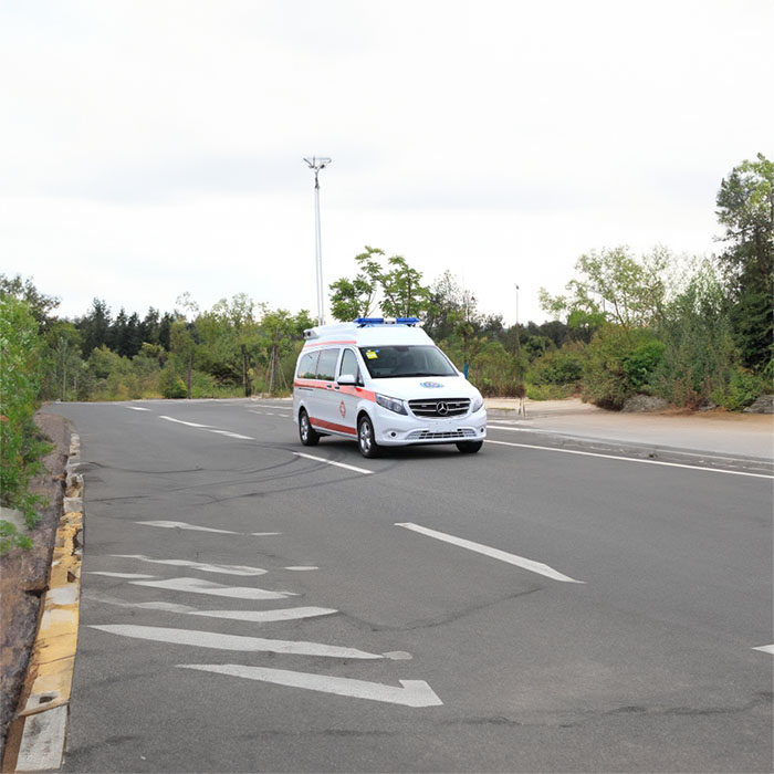 河南巩义市租赁私家救护车到河南中医药大学第三附属医院 叫一次救护车多少钱出租