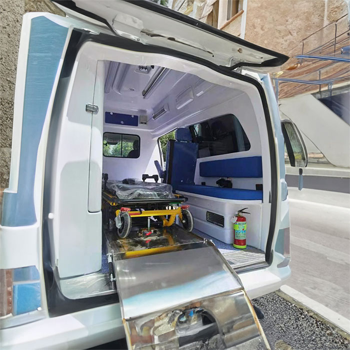 郑州市二七区正规救护车出租租赁到许昌市鄢陵县私人救护车电话号码